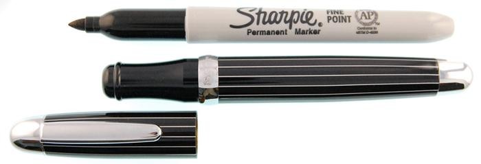 Stylo multifonction Sherpa Pen Company, série Design Noir