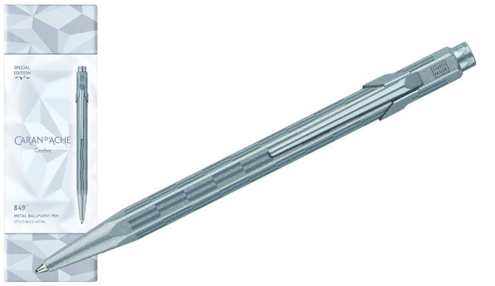 Stylo bille Caran d'Ache, série 849 Alpine Frost SE Bleu glacier