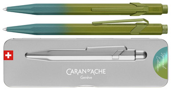 Stylo bille Caran d'Ache, série 849 Claim Your Style Édition Spéciale 5 Vert Arctique